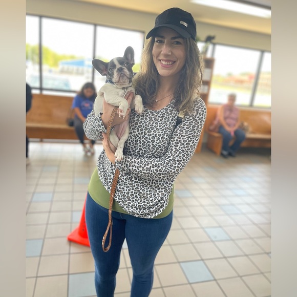 Meet your Posher, Angie - Picture 1 of 2